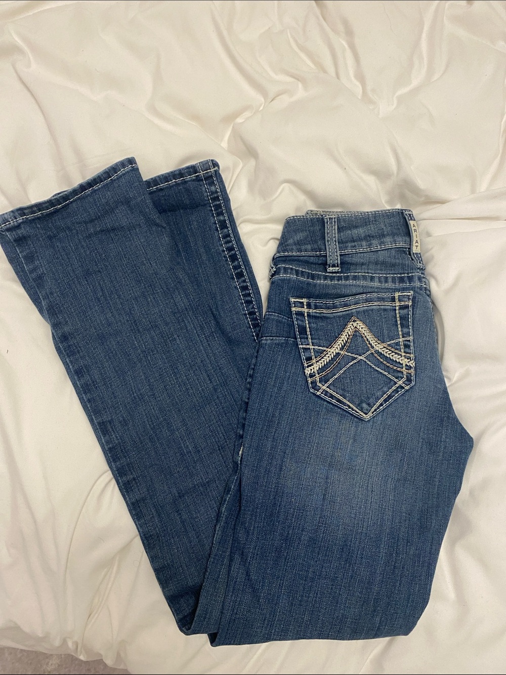 Ariat Medium Blue Women's Bootcut Jeans with Embroidered Pocket
